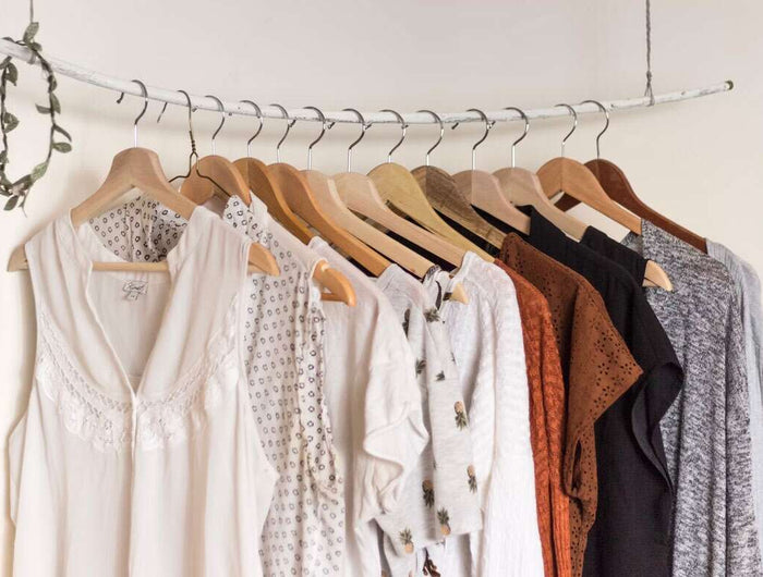CLOTHING & ACCESSORIES